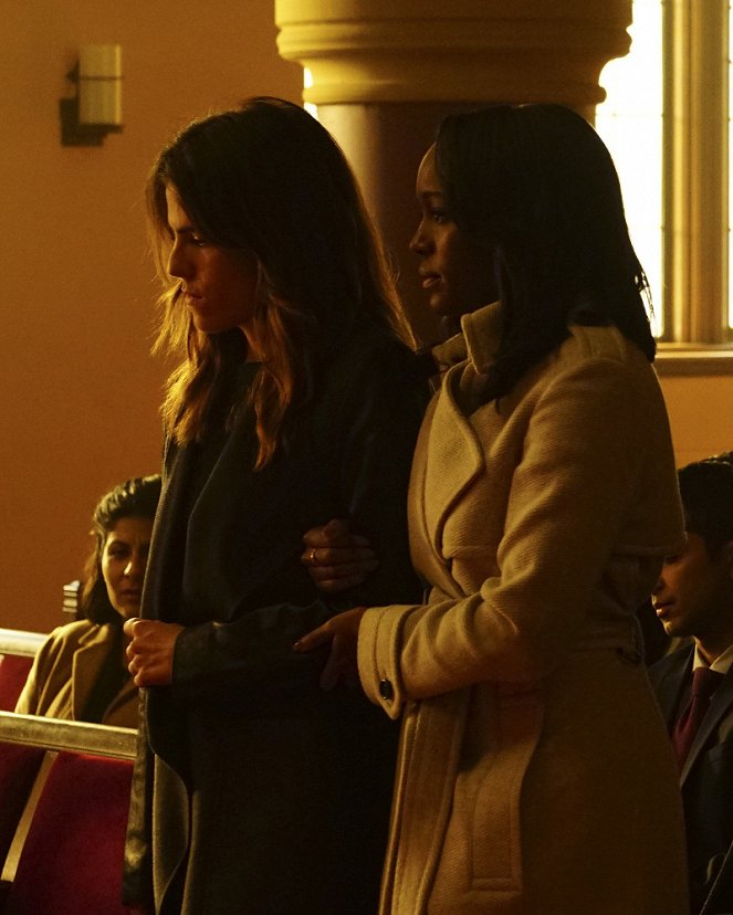 How to Get Away with Murder - Go Cry Somewhere Else - Van film - Karla Souza, Aja Naomi King