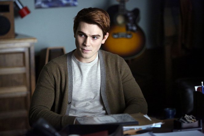 Riverdale - Chapter Five: Heart of Darkness - Photos - K.J. Apa