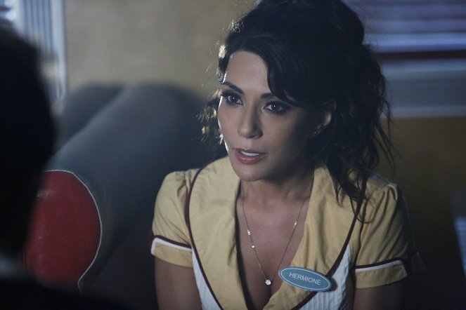 Riverdale - Chapter Five: Heart of Darkness - Photos - Marisol Nichols