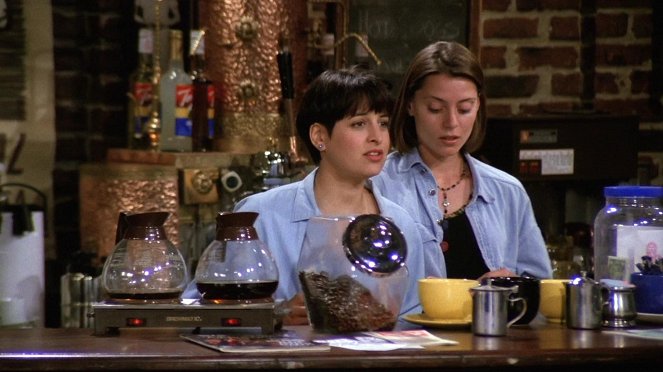 Friends - The One Where Monica Gets a Roommate - Photos