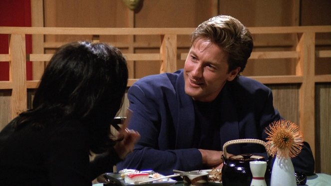 Friends - Season 1 - The One Where Monica Gets a Roommate - Photos - John Allen Nelson
