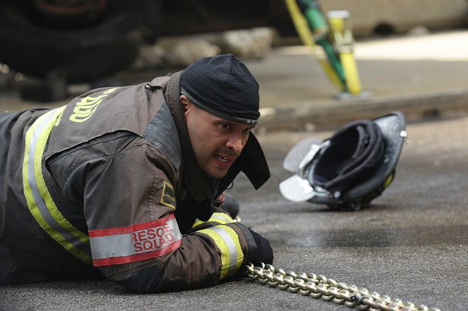 Chicago Fire - Season 4 - Corpus delicti - Filmfotos - Joe Minoso