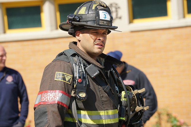 Chicago Fire - Season 4 - 2112 - Photos - Joe Minoso