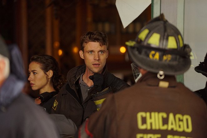 Chicago Fire - Ostré lokty - Z filmu - Dora Madison, Jesse Spencer