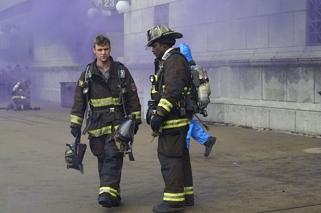 Chicago Fire - Alertes attentats - Film - Jesse Spencer, Eamonn Walker