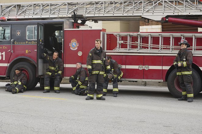 Chicago Fire - The Sky Is Falling - Photos
