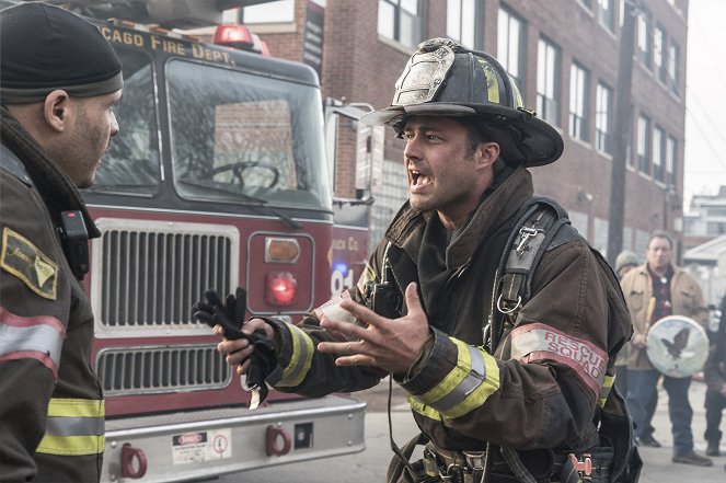 Chicago Fire - Ostatni dla mamy - Z filmu - Taylor Kinney