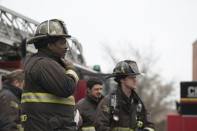 Chicago Fire - The Last One for Mom - Photos - Eamonn Walker