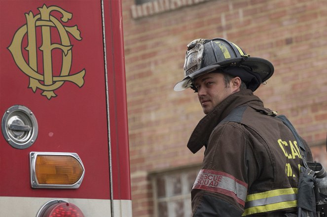 Chicago Fire - The Last One for Mom - Photos - Taylor Kinney