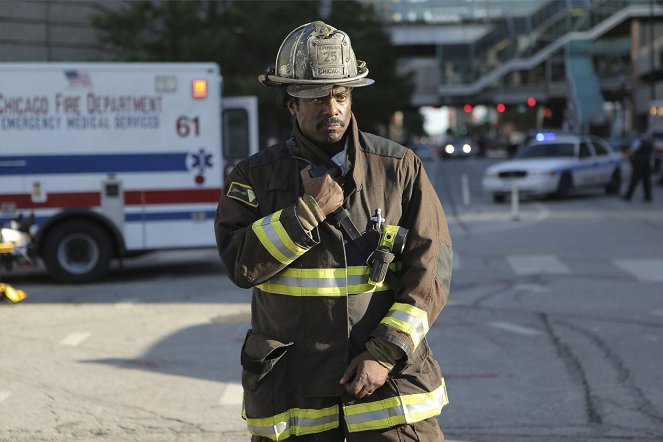 Chicago Fire - A Real Wake-Up Call - Photos - Eamonn Walker