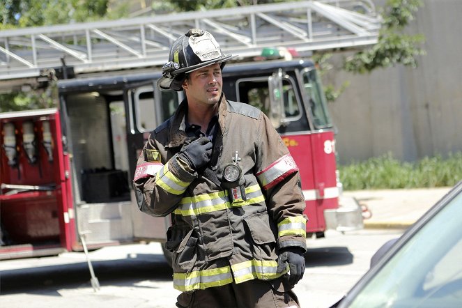 Chicago Fire - Season 5 - A Real Wake-Up Call - Van film - Taylor Kinney