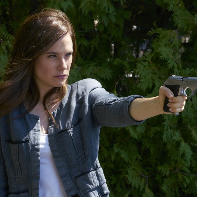 Mary Kills People - Season 1 - Raised by Wolves - Filmfotos - Caroline Dhavernas