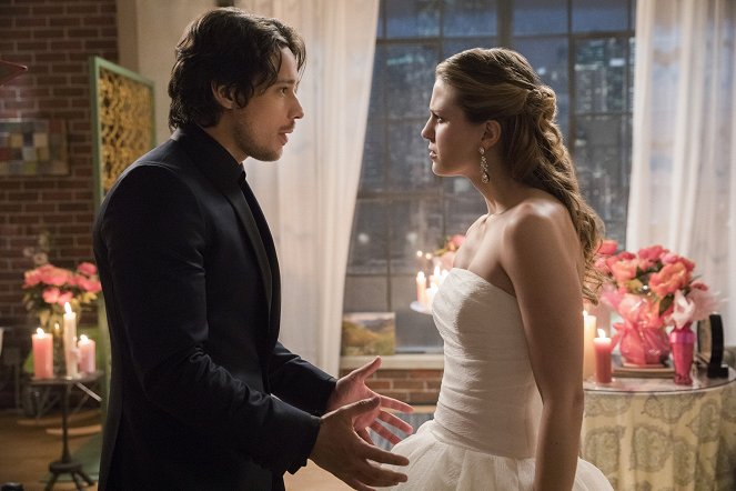 Supergirl - Mr. & Mrs. Mxyzptlk - Photos - Peter Gadiot, Melissa Benoist