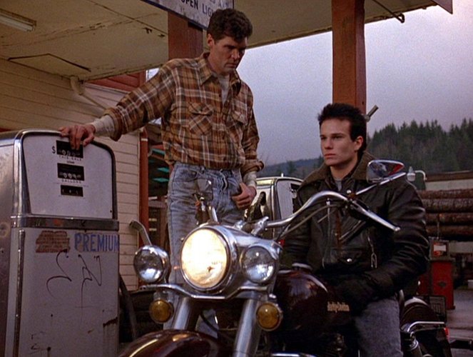 Twin Peaks - Pilot - Van film - Everett McGill, James Marshall