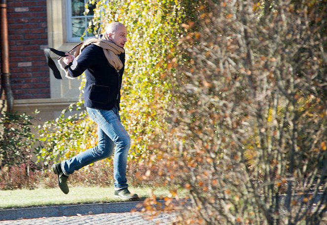 Odnoj levoj - Filmfotos - Dmitrij Nagijev