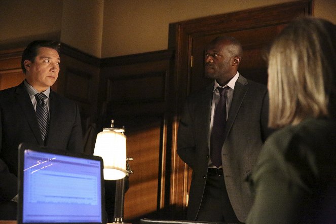 How to Get Away with Murder - He Made a Terrible Mistake - Photos - Benito Martinez, Billy Brown
