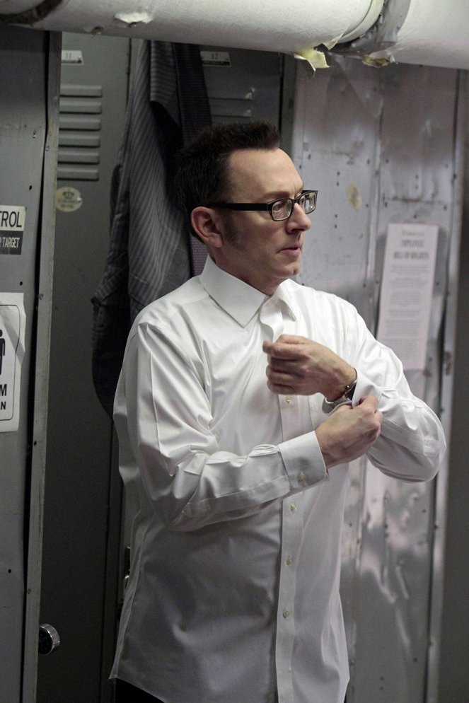 Person of Interest - Booked Solid - Van film - Michael Emerson