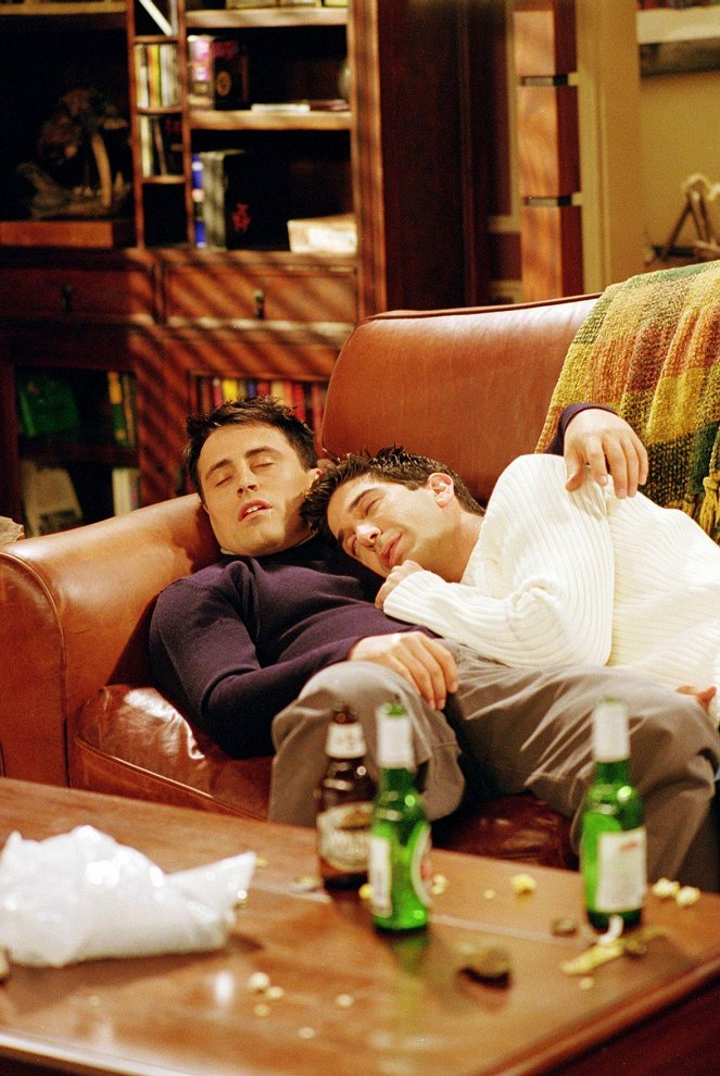 Friends - Season 7 - The One with the Nap Partners - Photos - Matt LeBlanc, David Schwimmer