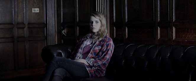 Don't Knock Twice - Do filme - Lucy Boynton