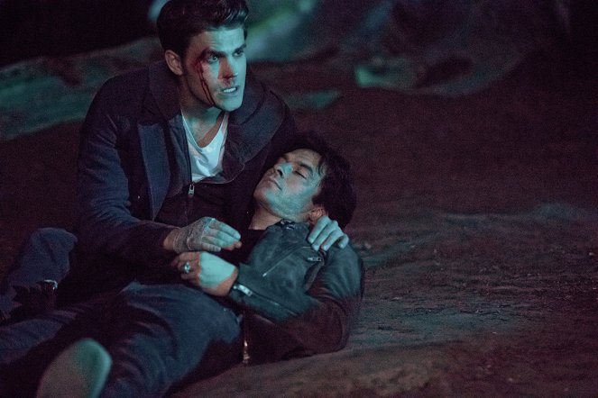 The Vampire Diaries - Season 8 - It's Been a Hell of a Ride - Photos - Paul Wesley, Ian Somerhalder