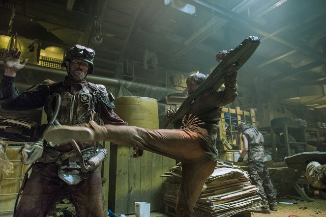Into the Badlands - Chapter VII: Tiger Pushes Mountain - Van film - Daniel Wu Yin-cho