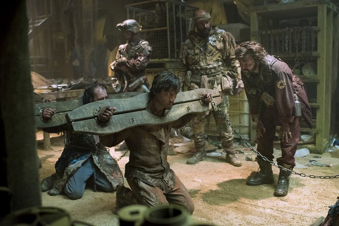 Into the Badlands - Chapter VII: Tiger Pushes Mountain - Photos - Daniel Wu Yin-cho, Stephen Walters