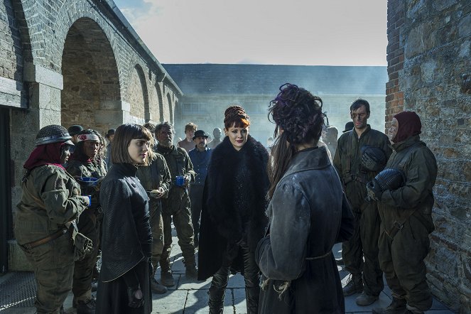 Into the Badlands - Chapter VII: Tiger Pushes Mountain - Photos - Ally Ioannides, Emily Beecham