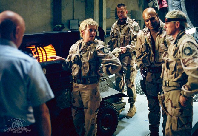 Stargate SG-1 - Sight Unseen - Photos - Amanda Tapping, Corin Nemec, Christopher Judge, Richard Dean Anderson