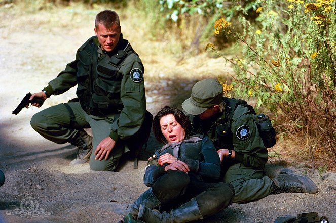 Stargate Kommando SG-1 - Gestrandet - Filmfotos - Corin Nemec, Sarah Deakins