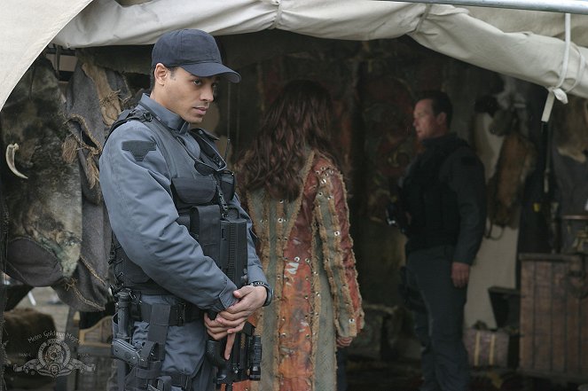 Stargate Atlantis: Rising - De la película - Rainbow Sun Francks