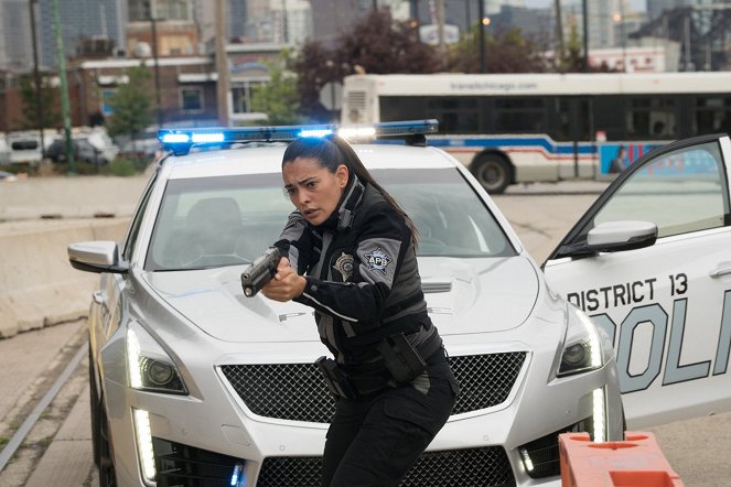 APB - Die Hightech-Cops - Verhörtechniken - Filmfotos - Natalie Martinez
