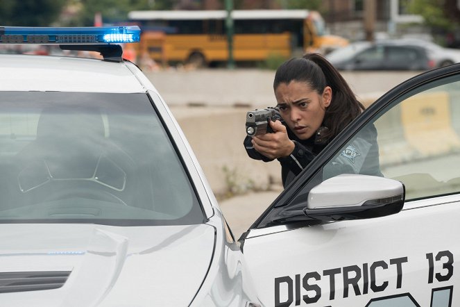 APB - Die Hightech-Cops - Verhörtechniken - Filmfotos - Natalie Martinez