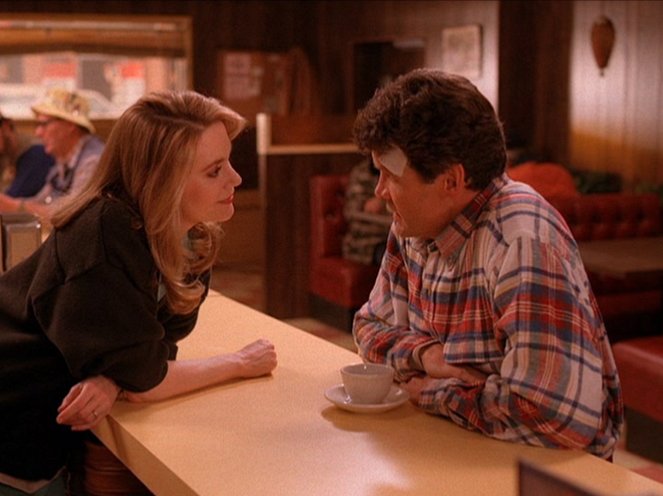 Twin Peaks - Zen, or the Skill to Catch a Killer - Film - Peggy Lipton, Everett McGill