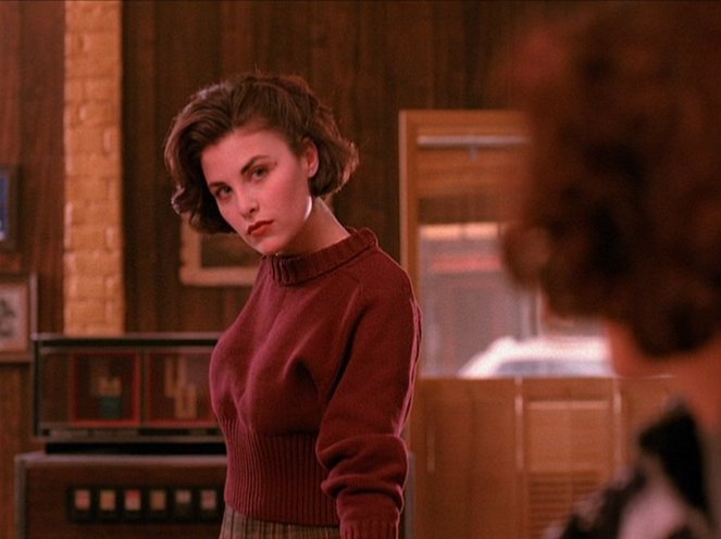 Miasteczko Twin Peaks - Zen, czyli sztuka łapania mordercy - Z filmu - Sherilyn Fenn