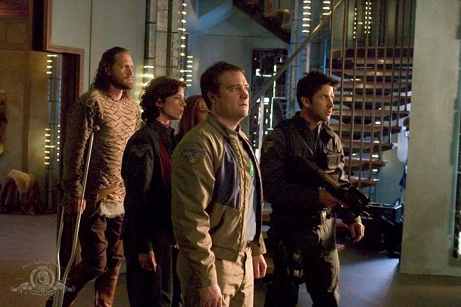 Stargate: Atlantis - Season 1 - Hide and Seek - Photos - Christopher Heyerdahl, Torri Higginson, David Hewlett, Joe Flanigan