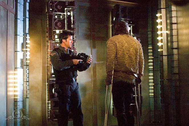 Stargate: Atlantis - Season 1 - Hide and Seek - Photos - Joe Flanigan
