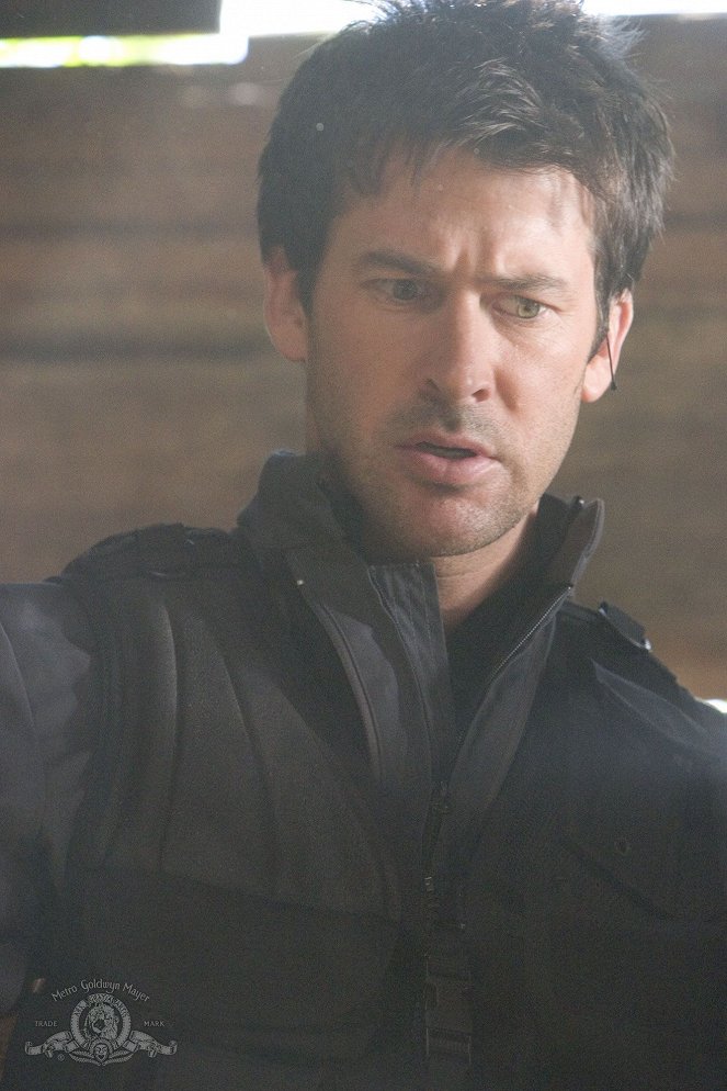 Stargate: Atlantis - Underground - Photos - Joe Flanigan