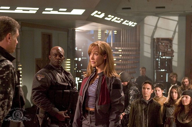 Stargate: Atlantis - The Siege: Part 2 - Van film - Rachel Luttrell