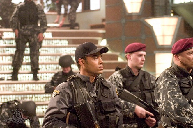 Stargate: Atlantis - The Siege: Part 2 - Van film - Rainbow Sun Francks