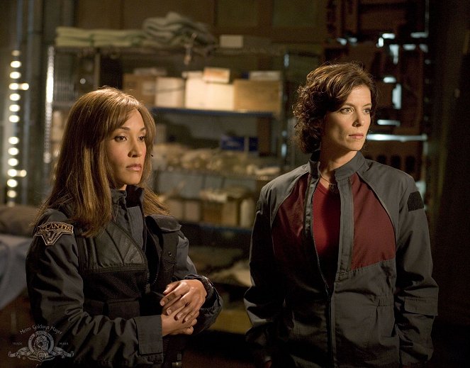Stargate: Atlantis - Season 2 - The Siege: Part 3 - De la película - Rachel Luttrell, Torri Higginson
