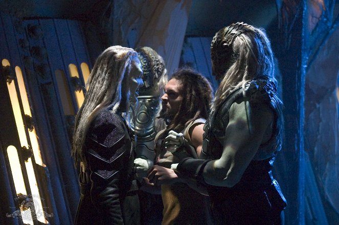 Stargate: Atlantis - Runner - Van film - Jason Momoa