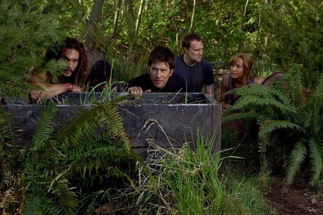 Stargate: Atlantis - Season 2 - Condemned - Photos - Jason Momoa, Joe Flanigan, David Hewlett, Rachel Luttrell