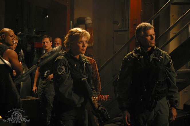 Stargate SG-1 - Season 7 - Fallen - Photos - Amanda Tapping, Richard Dean Anderson