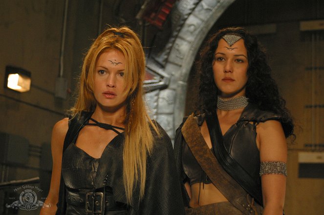 Stargate SG-1 - Season 8 - Sacrifices - Photos - Jolene Blalock, Simone Bailly