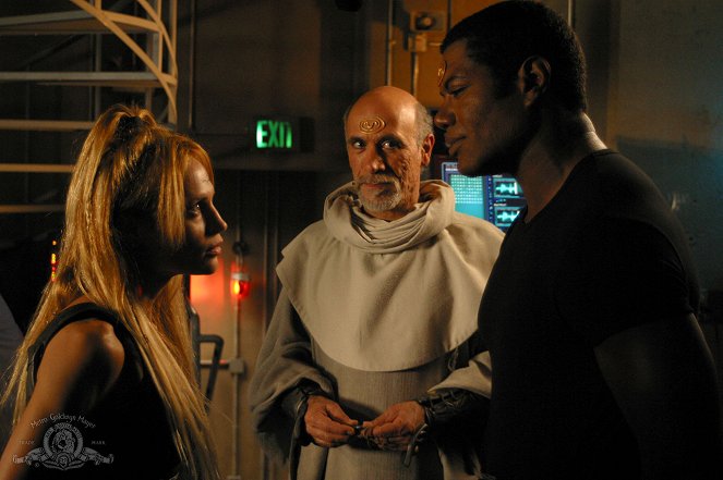 Stargate SG-1 - Season 8 - Sacrifices - Photos - Jolene Blalock, Tony Amendola, Christopher Judge