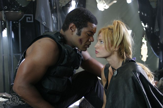 Stargate SG-1 - Season 8 - Sacrifices - Do filme - Christopher Judge, Jolene Blalock