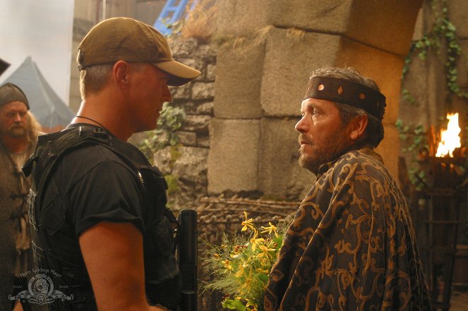 Stargate SG-1 - It's Good to Be King - Van film - Richard Dean Anderson, Tom McBeath