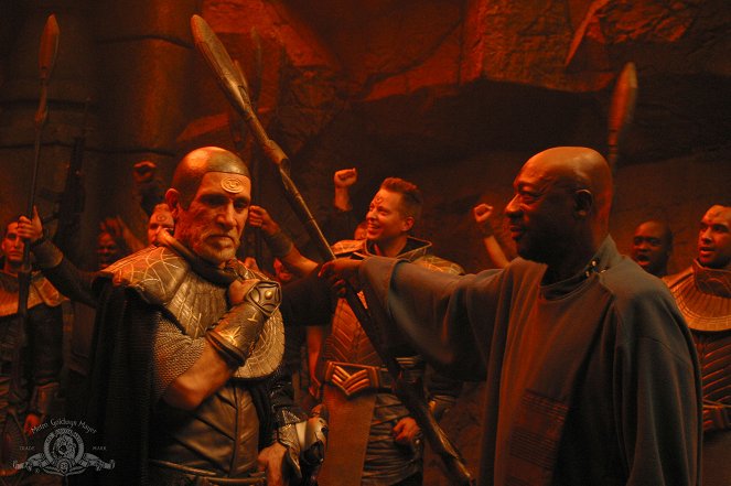 Stargate SG-1 - Threads - Photos - Tony Amendola, Isaac Hayes