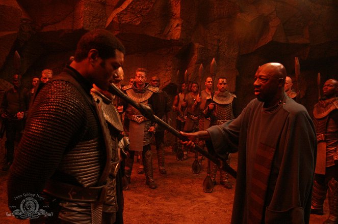 Stargate SG-1 - Threads - Photos - Christopher Judge, Isaac Hayes