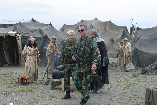 Stargate SG-1 - Moebius: Part 2 - Photos - Amanda Tapping, Richard Dean Anderson